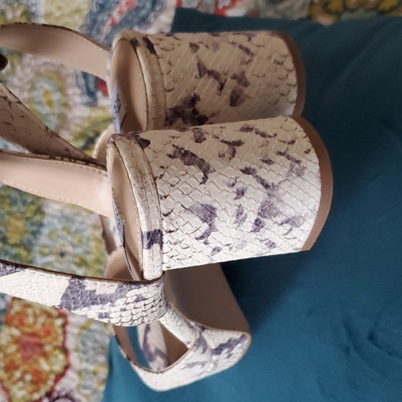 *NEW* Steve Madden heels - Picture 8 of 9